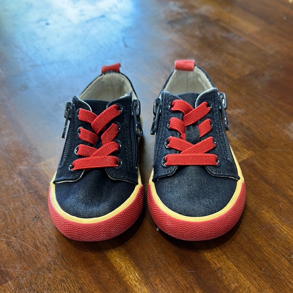 Cat & Jack Kids Toddlers Blue & Red Sneakers size 6